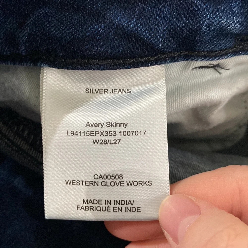 Silver Jeans Avery High Rise Double Button Skinny Jeans in indigo wash size 28
